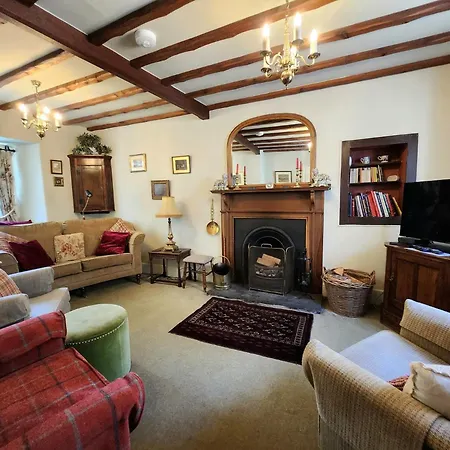 3 Bed In Village Llh34 *