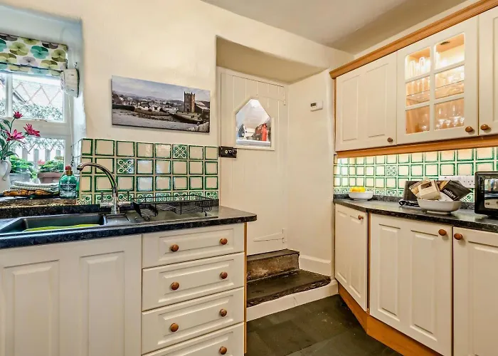 3 Bed In Oc-llh34 霍克斯黑德